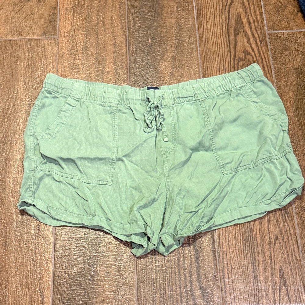 GAP Women's Light Green Linen Shorts